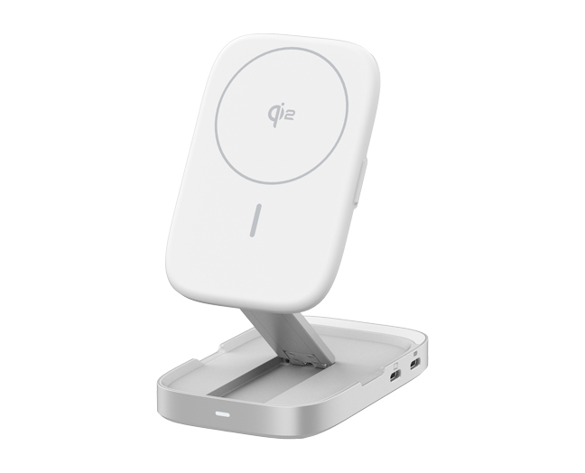 USB-C Hub with Qi2 Wireless Charger